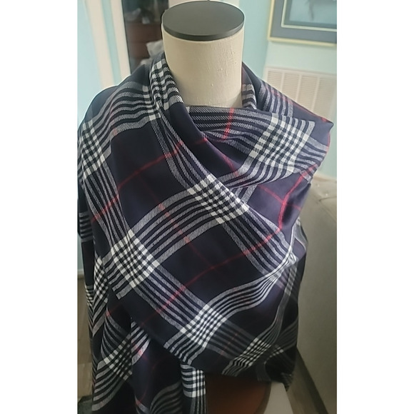 Womens Navy Plaid Flannel Wrap Shawl Scarf Poncho Fall Cabin Warm Red White Blue - Picture 3 of 8